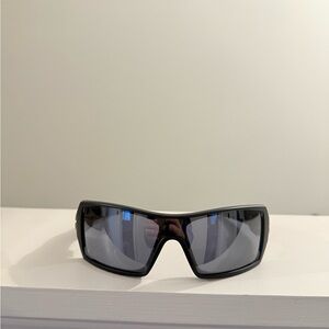 Oil Rig Stress-Resistant Men’s Polarized Black Oakleys